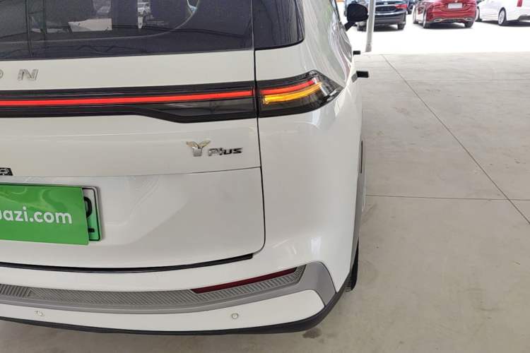 Used AION Y 2023 Plus 510 Smart Edition Right Rear Taillight