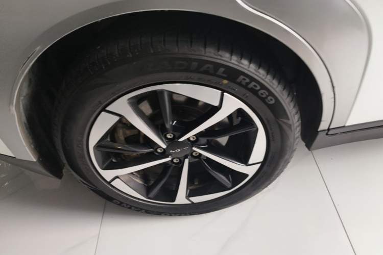 Used AION Y 2023 Plus 610 Smart Edition Ternary Lithium Right Rear Wheel Hub