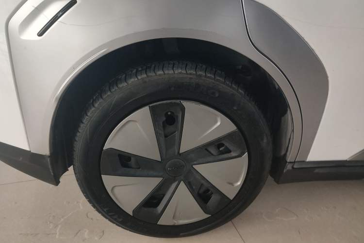 Used AION Y 2023 Plus 510 Enjoy Edition Right Rear Wheel Hub