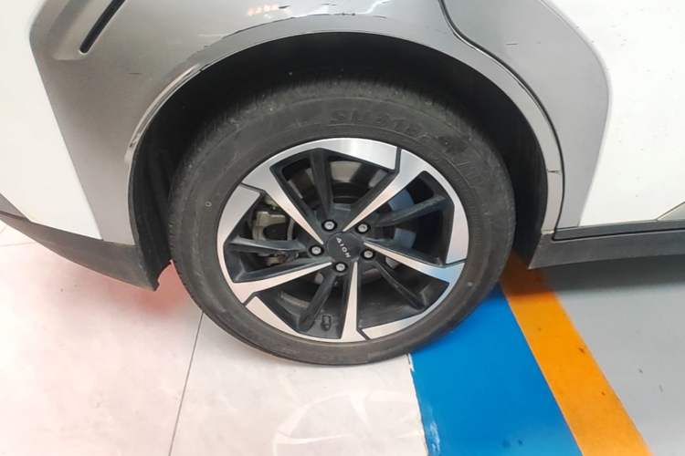 Used AION Y 2023 Plus 510 Enjoy Edition Right Rear Wheel Hub