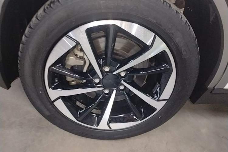 Used AION Y 2023 Younger Star Edition Right Rear Wheel Hub