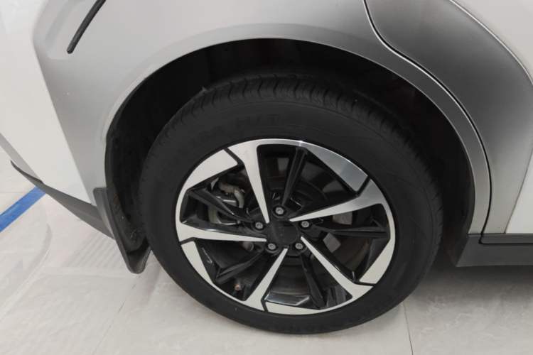 Used AION Y 2023 Younger Star Edition Right Rear Wheel Hub