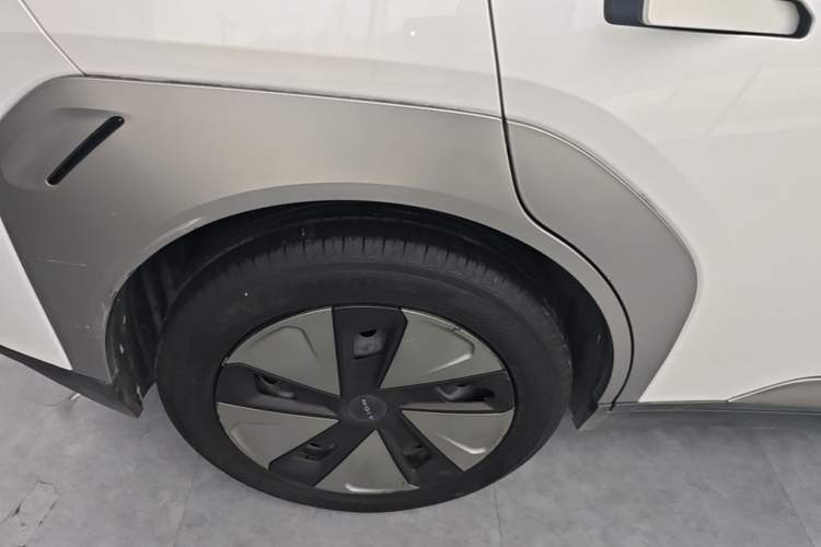 Used AION Y 2023 Plus 510 Enjoy Edition Right Rear Wheel Hub