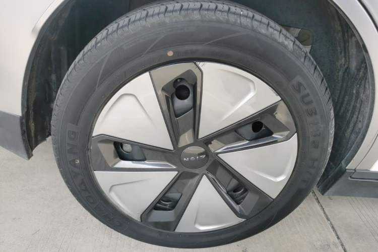 Used AION Y 2023 Plus 510 Enjoy Edition Right Rear Wheel Hub