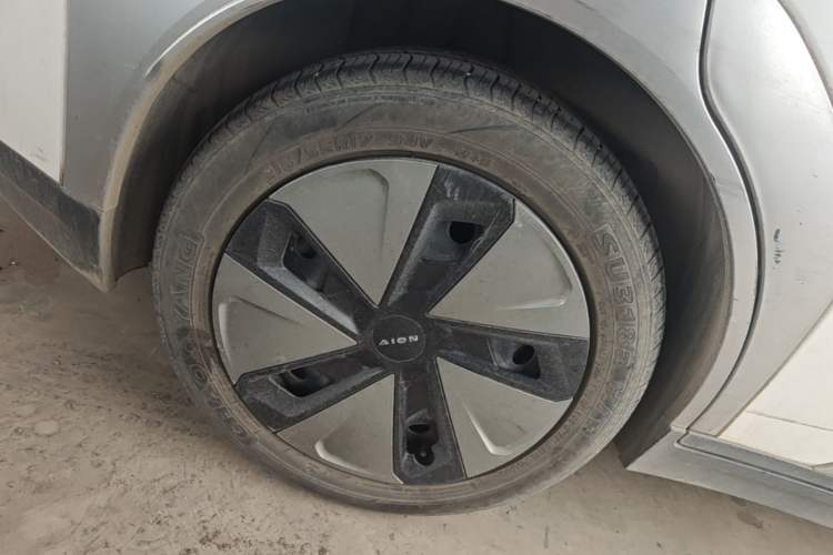 Used AION Y 2023 Plus 510 Enjoy Edition Right Rear Wheel Hub