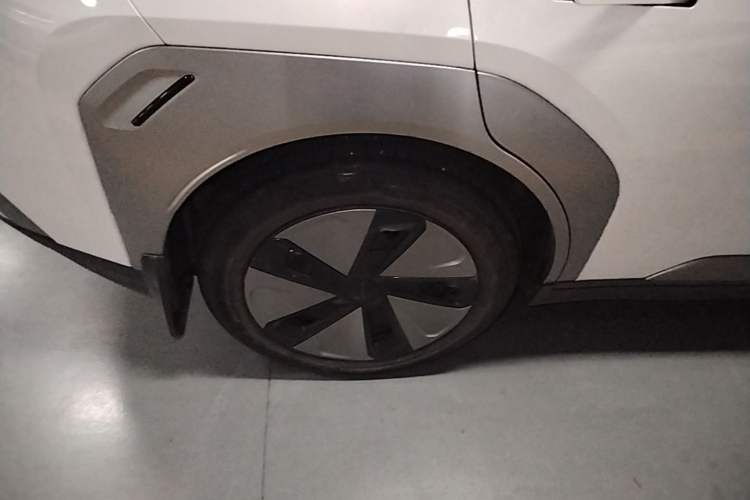 Used AION Y 2023 Plus 510 Enjoy Edition Right Rear Wheel Hub
