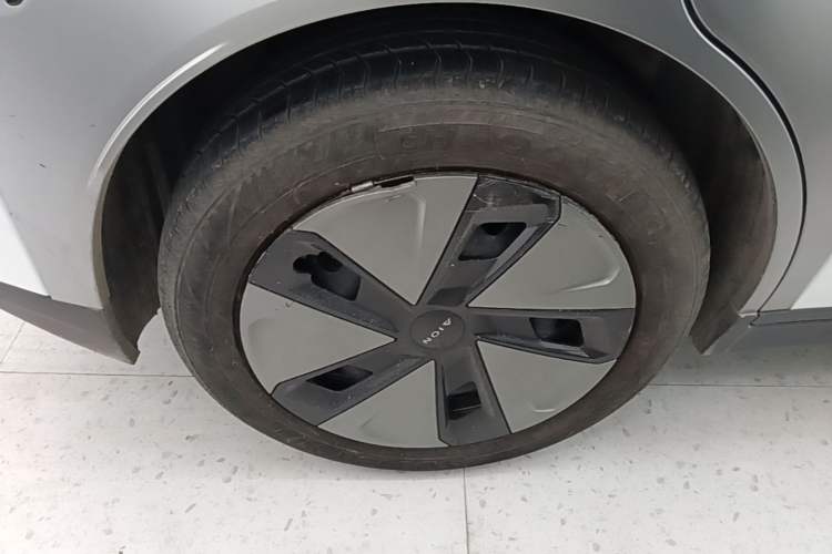 Used AION Y 2023 Plus 610 Enjoy Edition Right Rear Wheel Hub