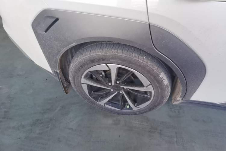 Used AION Y 2023 Plus 610 Enjoyment Edition Ternary Lithium Right Rear Wheel Hub