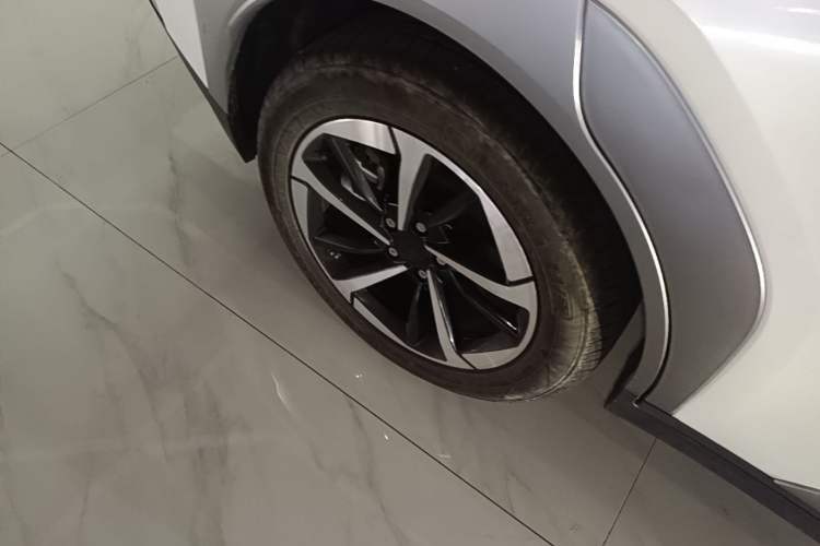 Used AION Y 2023 Plus 510 Smart Edition Right Rear Wheel Hub