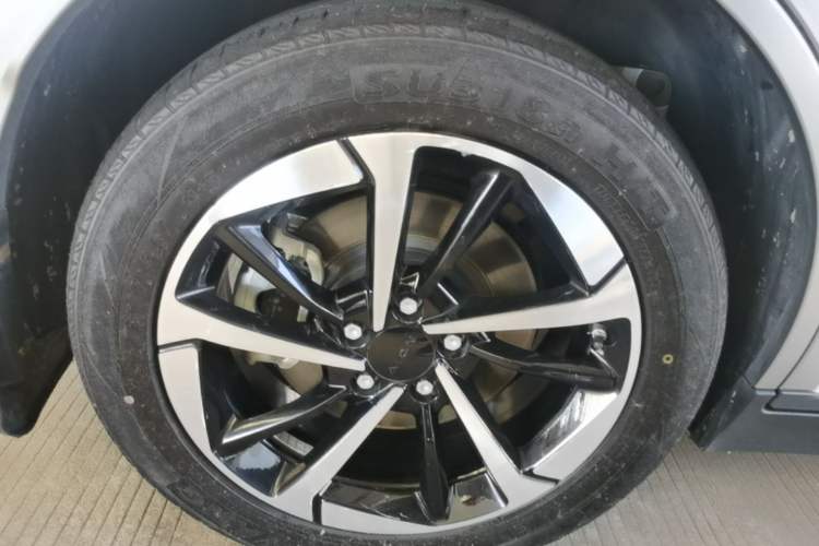 Used AION Y 2023 Plus 510 Smart Edition Right Rear Wheel Hub
