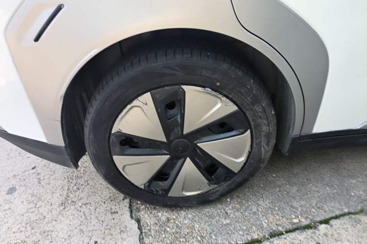 Used AION Y 2023 Plus 510 Enjoy Edition Right Rear Wheel Hub