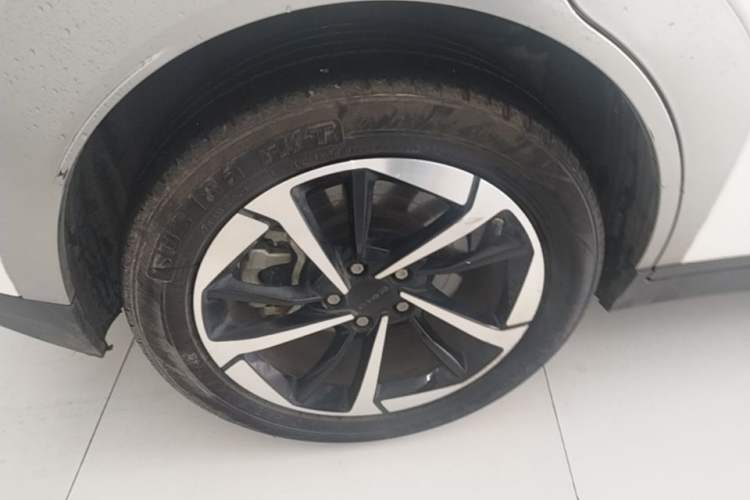 Used AION Y 2023 Plus 510 Smart Edition Right Rear Wheel Hub