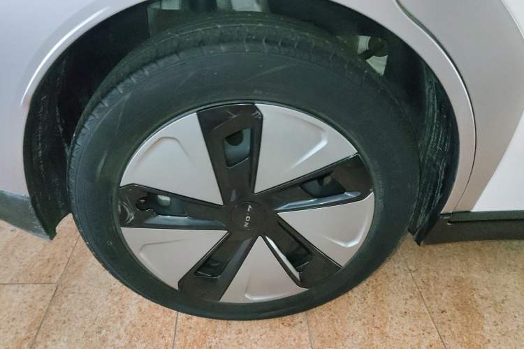 Used AION Y 2023 Plus 610 Enjoyment Edition Ternary Lithium Right Rear Wheel Hub