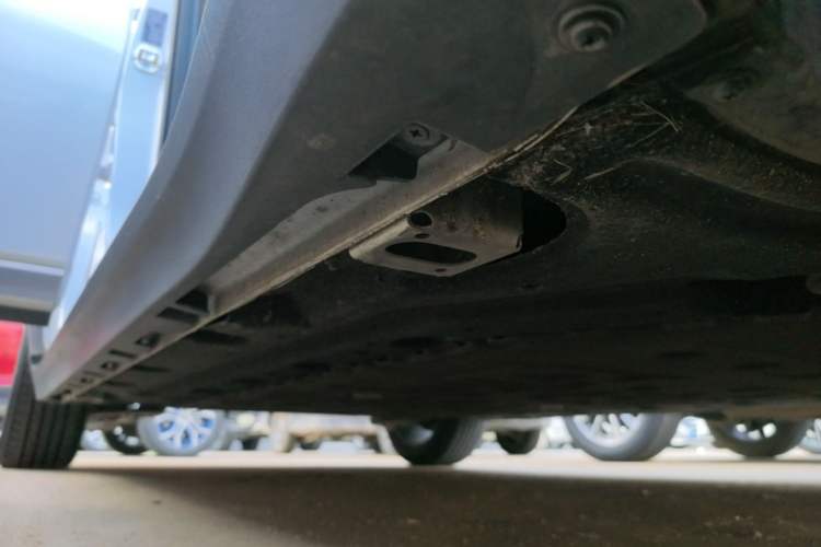 Used AION Y 2023 Plus 510 Smart Edition Right Side Sill
