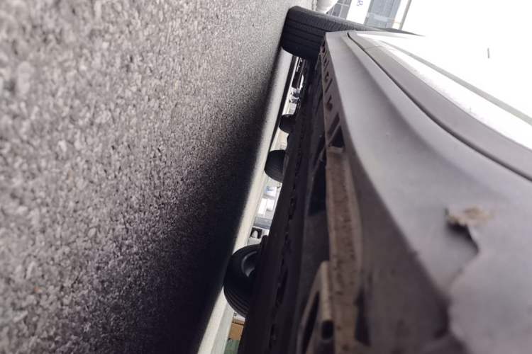 Used AION Y 2023 Younger Star Edition Right Side Sill