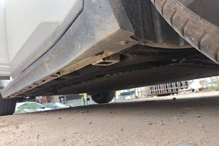 Used AION Y 2023 Younger Right Side Sill