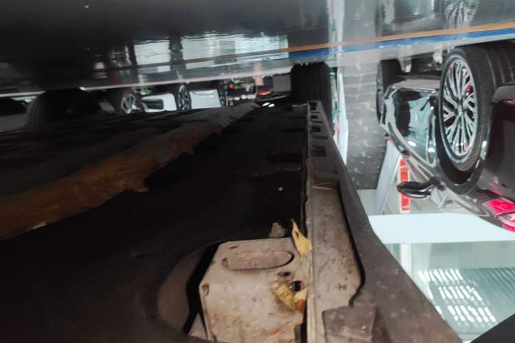 Used AION Y 2023 Plus 510 Enjoy Edition Right Side Sill