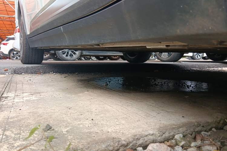 Used AION Y 2023 Plus 610 Enjoy Edition Right Side Sill