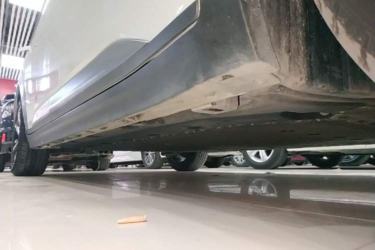 Used AION Y 2023 Younger Star Edition Right Side Sill