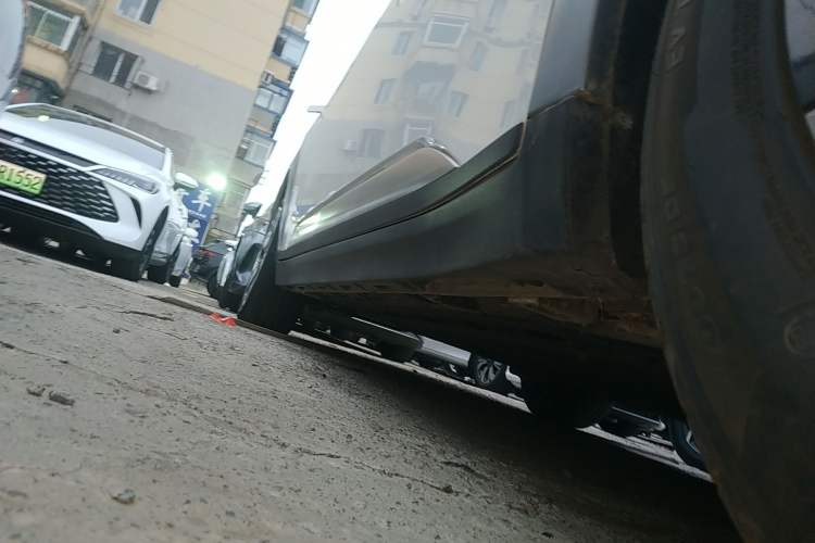 Used AION Y 2023 Plus 510 Enjoy Edition Right Side Sill