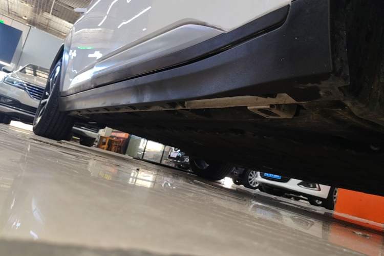 Used AION Y 2023 Plus 510 Smart Edition Right Side Sill