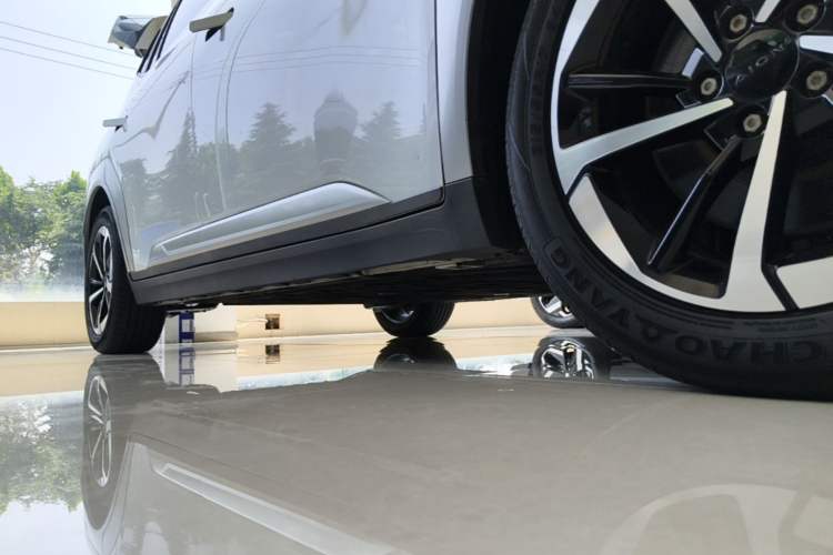 Used AION Y 2023 Plus 510 Smart Edition Right Side Sill
