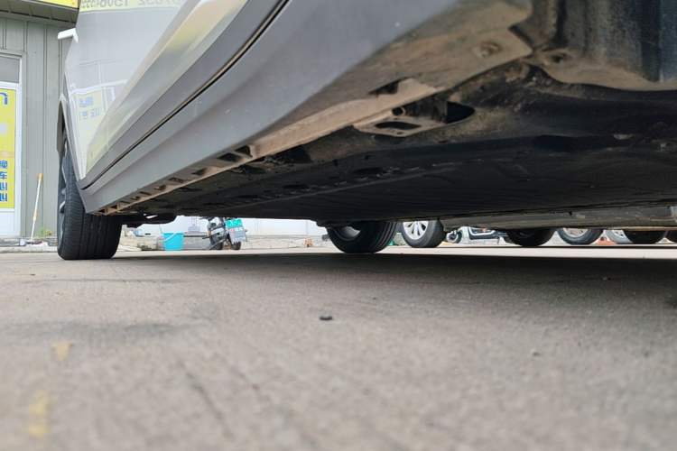 Used AION Y 2023 Plus 510 Smart Edition Right Side Sill
