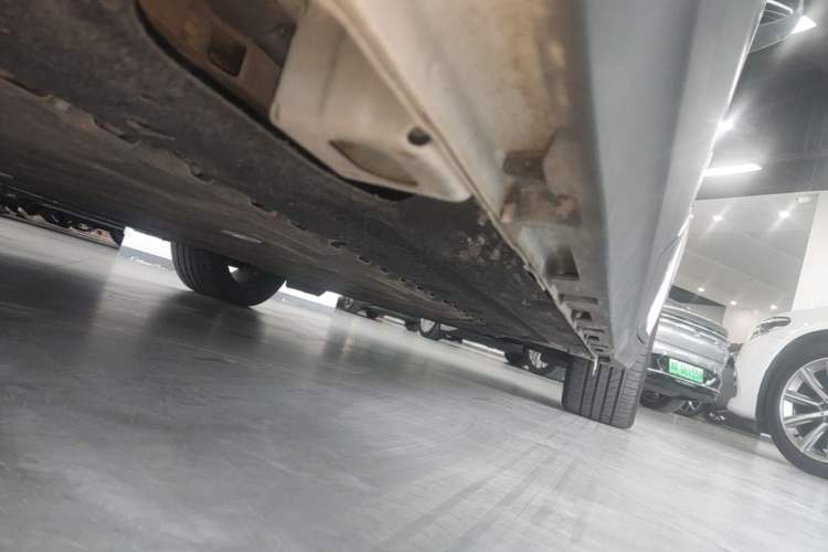 Used AION Y 2023 Plus 510 Tech Edition Right Side Sill