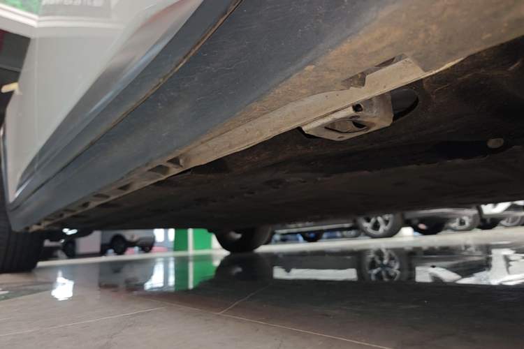 Used AION Y 2023 Plus 510 Smart Edition Right Side Sill