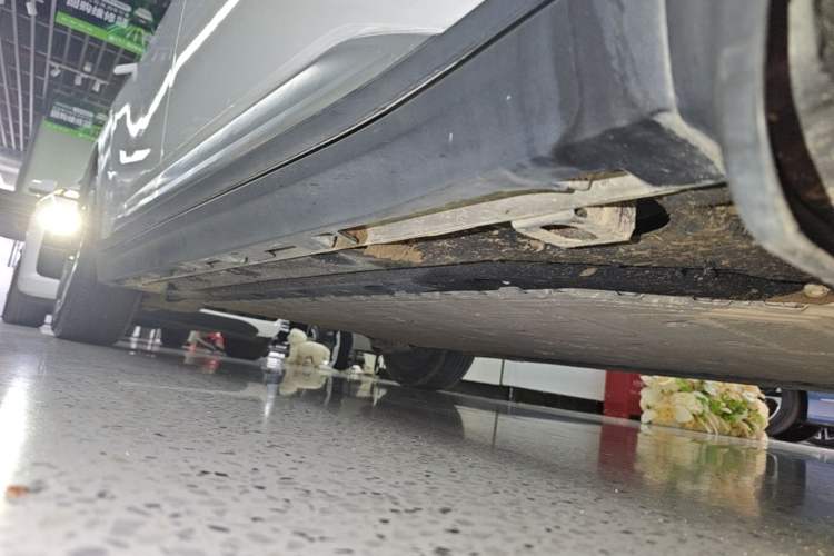 Used AION Y 2023 Plus 510 Enjoy Edition Right Side Sill