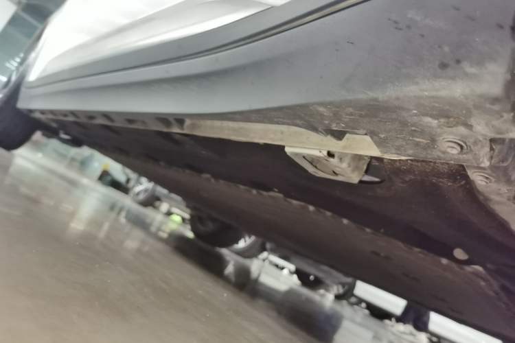 Used AION Y 2023 Younger Star Edition Right Side Sill