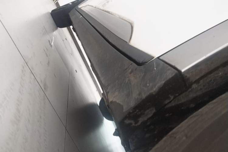 Used AION Y 2023 Plus 510 Smart Edition Right Side Sill