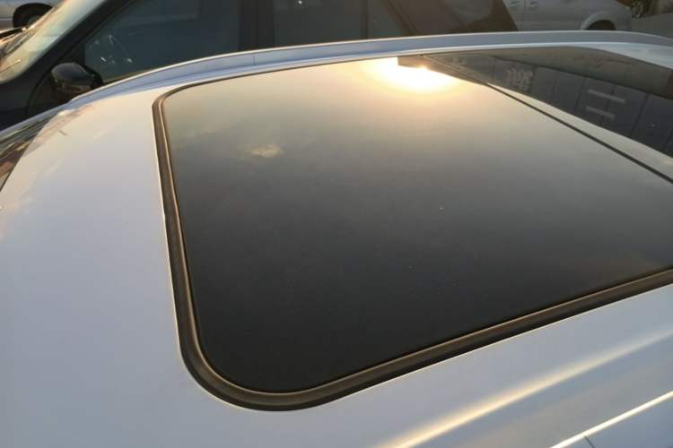 Used AION Y 2023 Plus 510 Smart Edition Roof