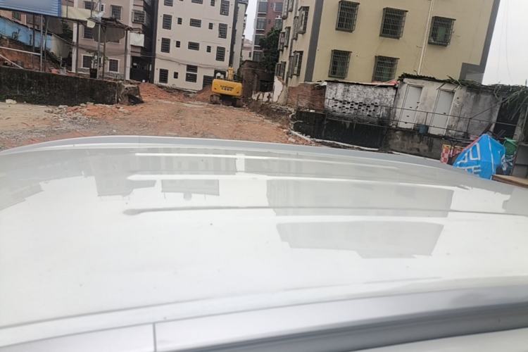Used AION Y 2023 Younger Roof
