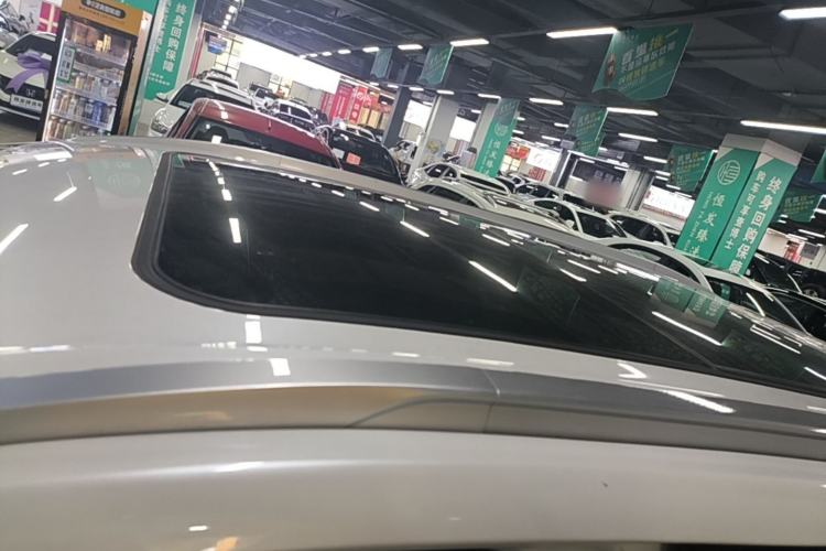 Used AION Y 2023 Younger Star Edition Roof