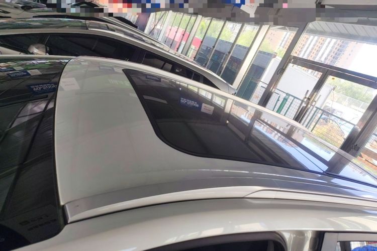 Used AION Y 2023 Plus 510 Smart Edition Roof
