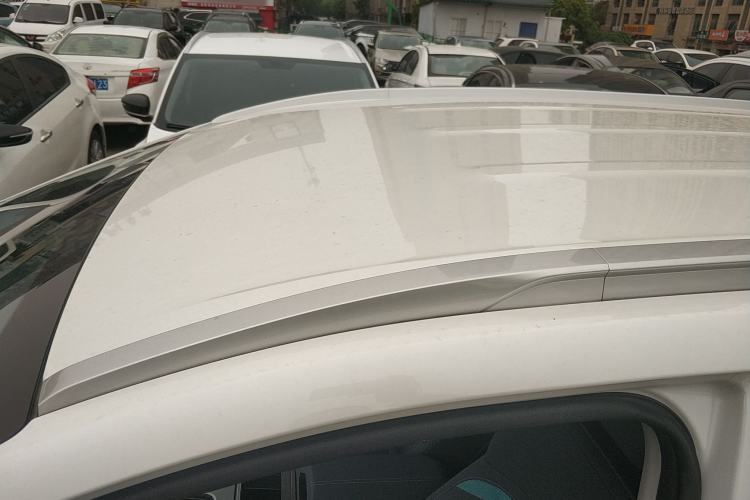 Used AION Y 2023 Plus 510 Enjoy Edition Roof