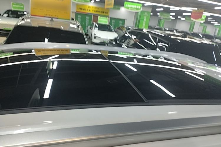 Used AION Y 2023 Younger Star Edition Roof