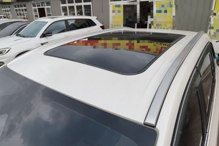 Used AION Y 2023 Plus 510 Smart Edition Roof