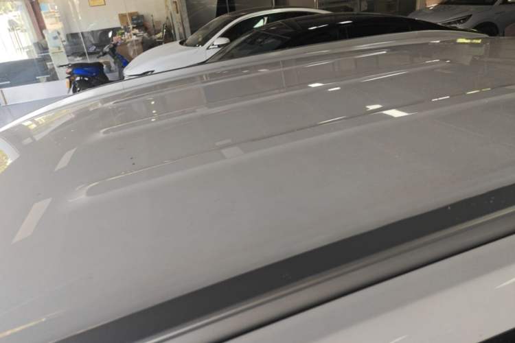 Used AION Y 2023 Younger Roof