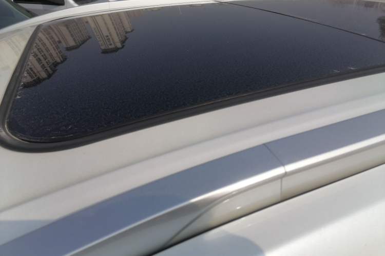 Used AION Y 2023 Plus 510 Smart Edition Roof