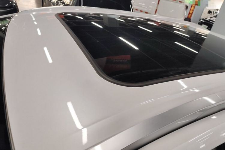 Used AION Y 2023 Plus 510 Smart Edition Roof