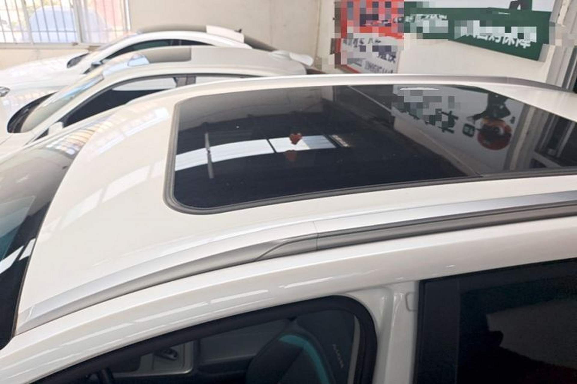 Used AION Y 2023 Younger Star Edition Roof