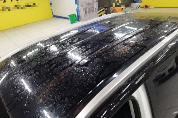 Used AION Y 2023 Younger Roof