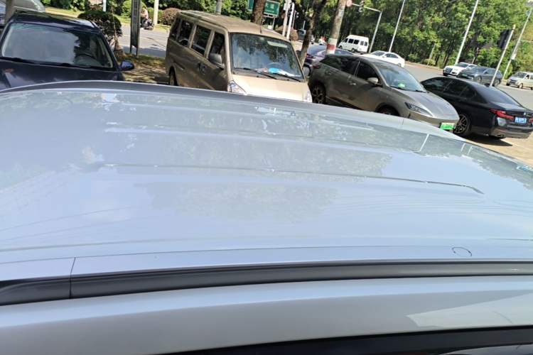 Used AION Y 2023 Plus 510 Enjoy Edition Roof