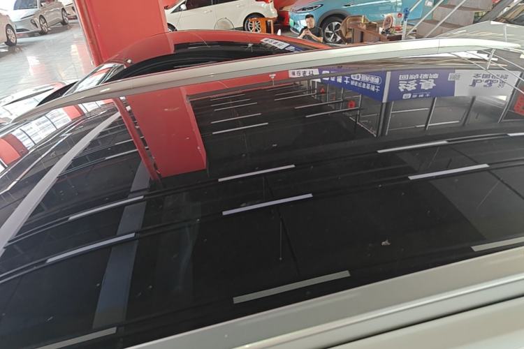 Used AION Y 2023 Plus 510 Smart Edition Roof