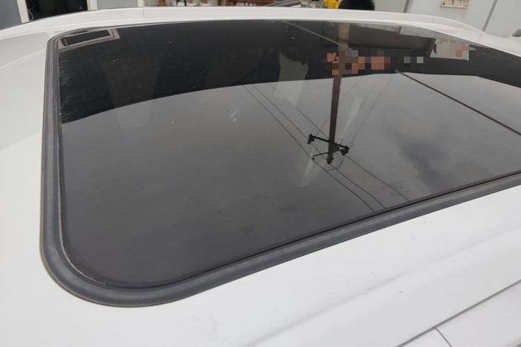 Used AION Y 2023 Plus 510 Smart Edition Roof