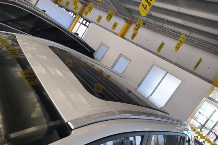 Used AION Y 2023 Plus 510 Smart Edition Roof