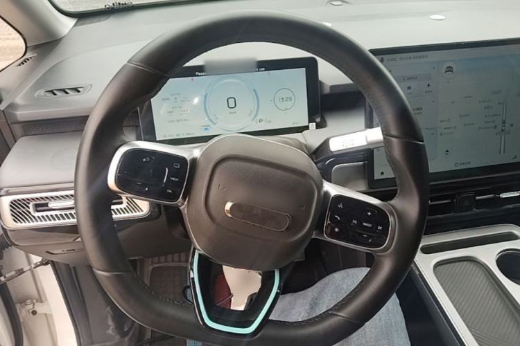 Used AION Y 2023 Plus 610 Enjoyment Edition Ternary Lithium Steering Wheel
