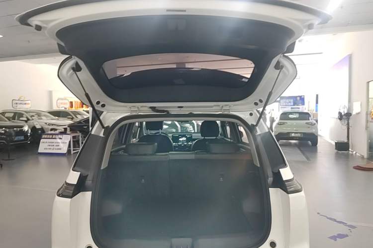 Used AION Y 2023 Plus 510 Smart Edition Trunk